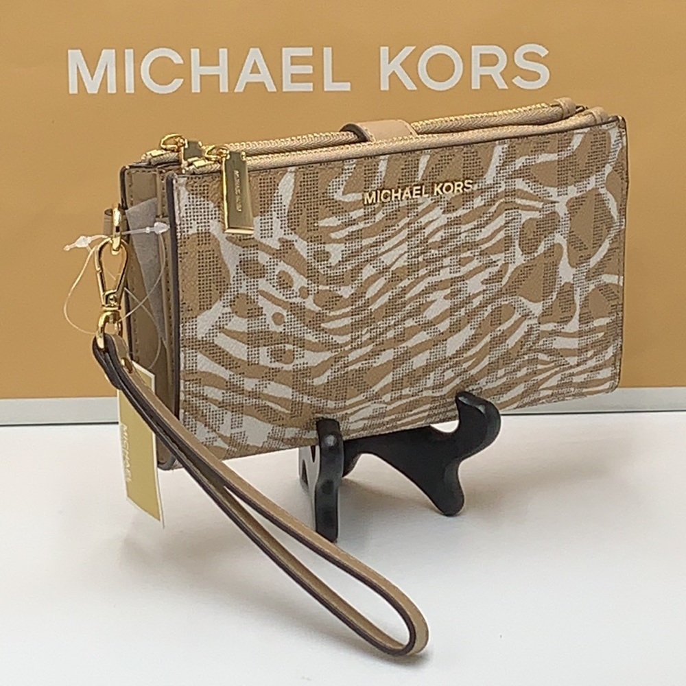 MICHAEL KORS LARGE DOUBLE ZIP WRISTLET WALLET CAMEL MULTI COLOR